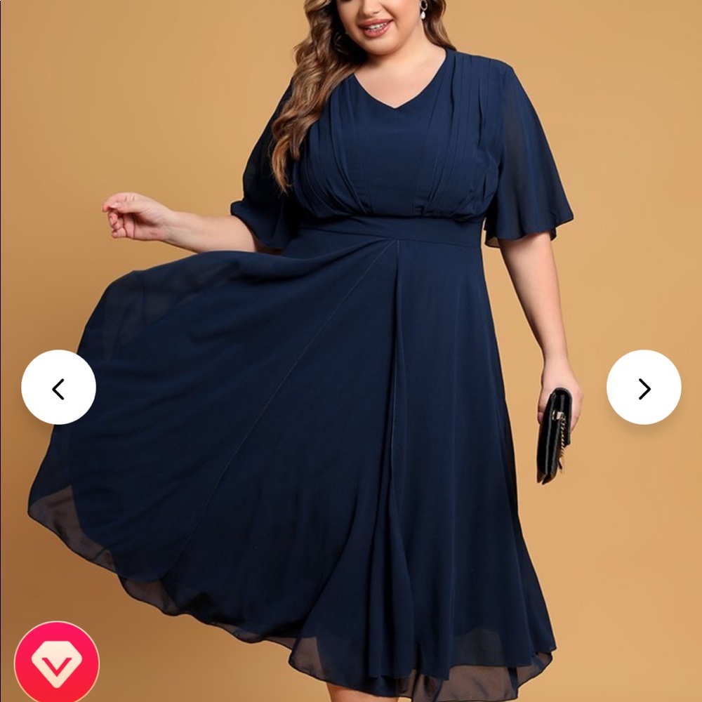 FlyCurvy Plus Size V Neck Layered Hem Solid Tunic Midi Dress